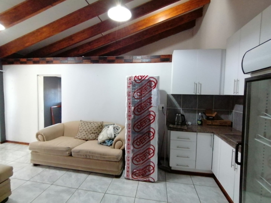 5 Bedroom Property for Sale in Pellissier Free State